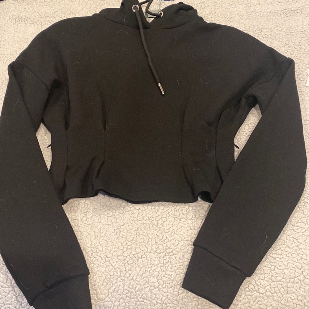 Cropped fitted hoodie size 8 black